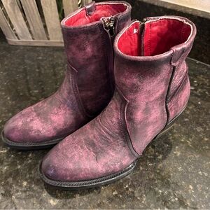 Ferrini Stacey Stylish Plum Ankle Boots 7